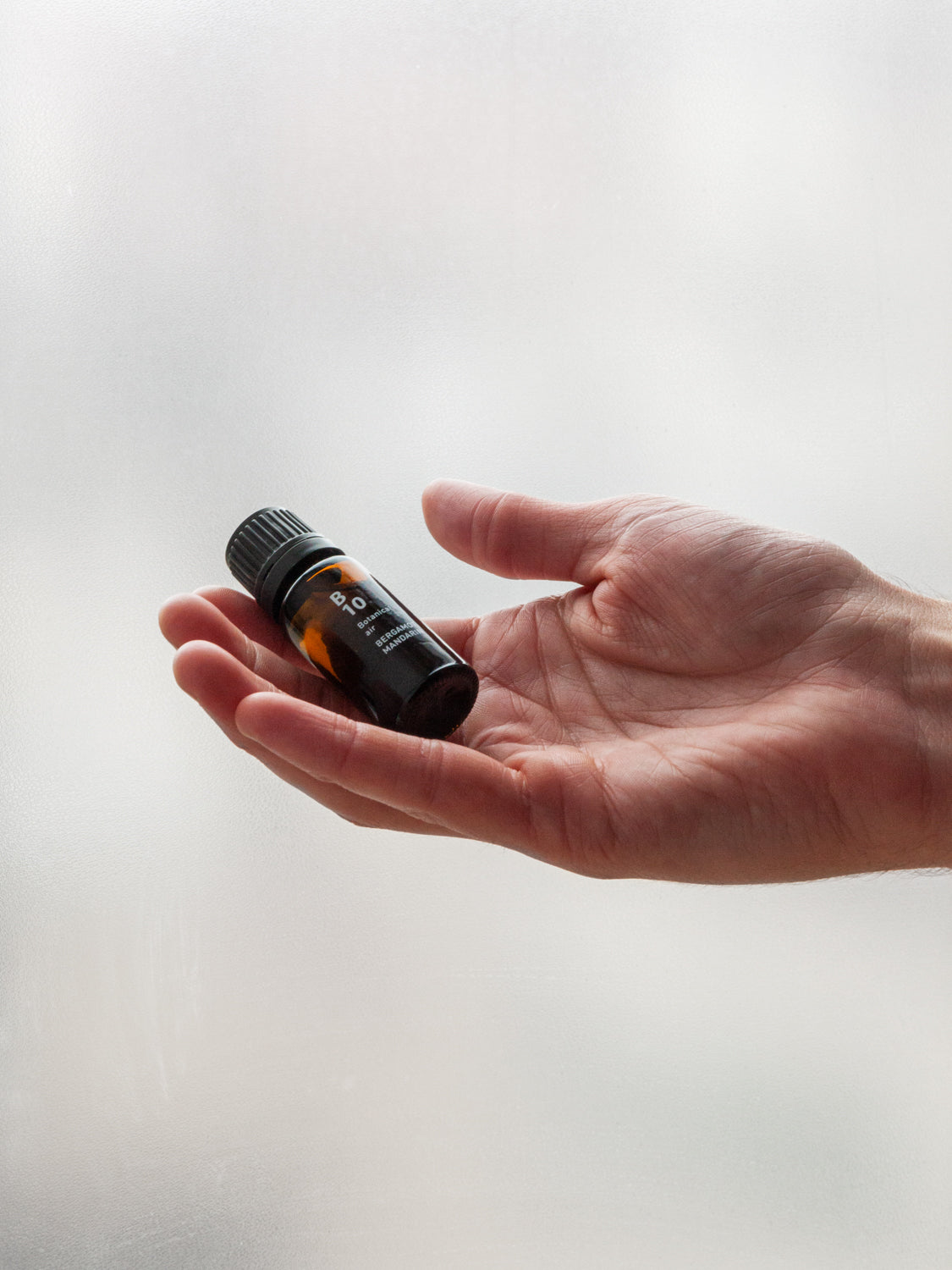Botanical Air Essential Oil, Grapefruit Herb - Image 2