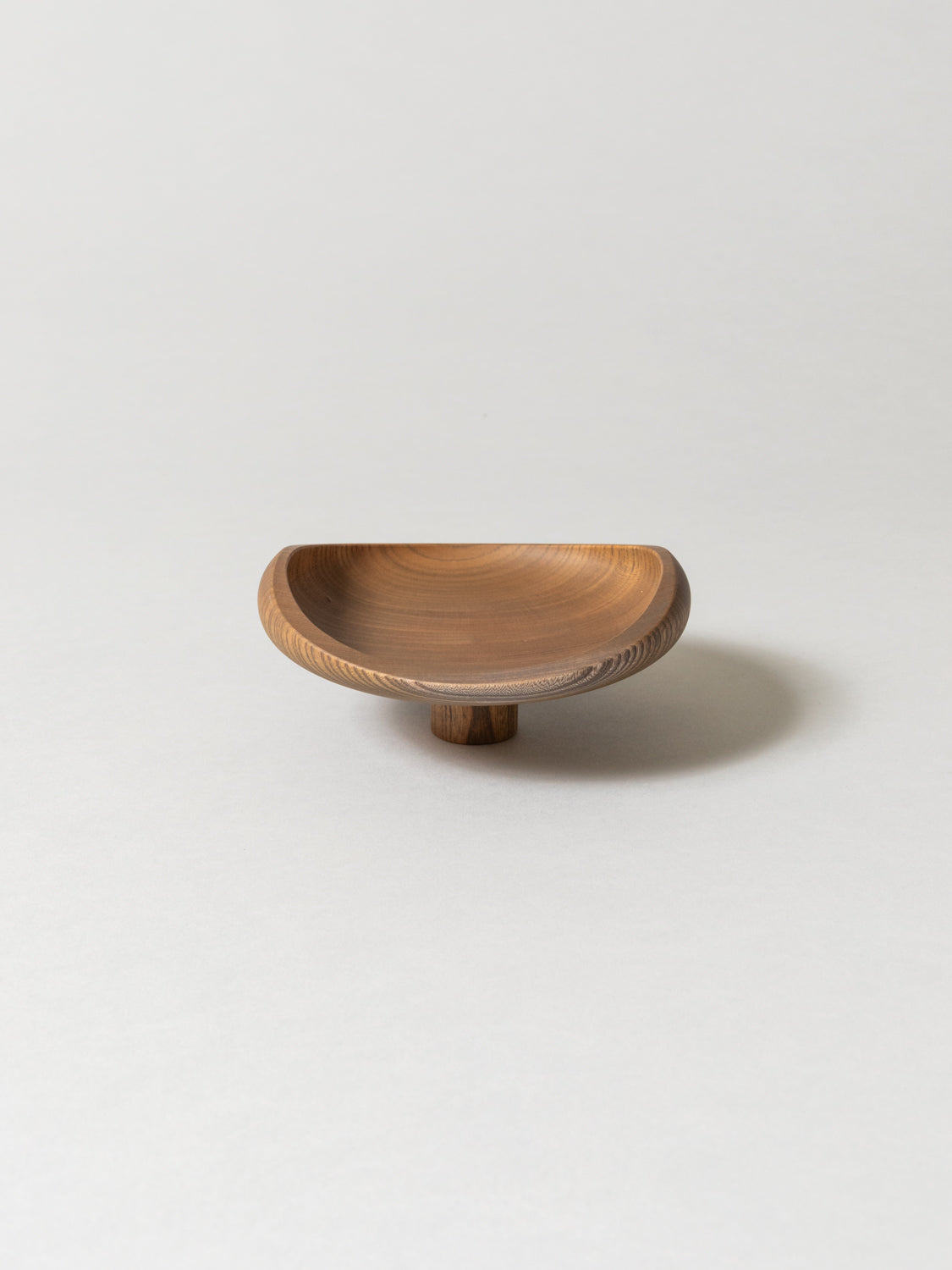 AEKA Object Footed Flat Bowl, Smoky Grey - Image 5