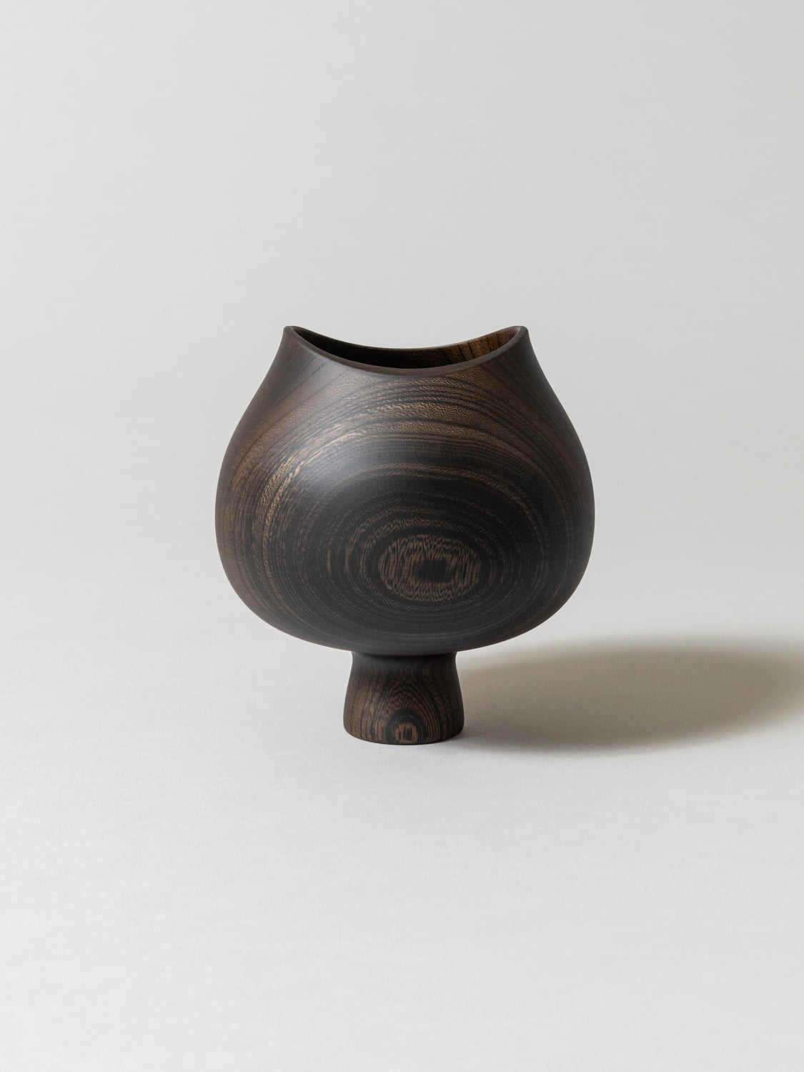 AEKA Object Footed Vase, Black - Image 3