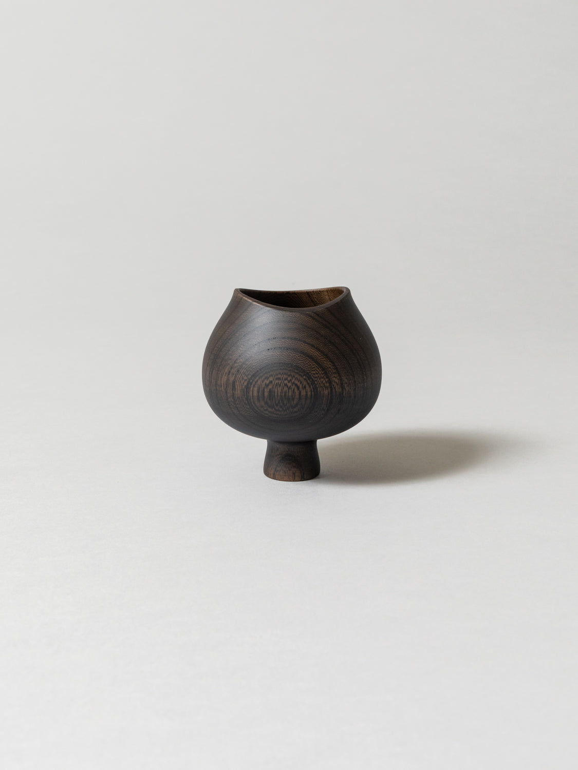 AEKA Object Footed Vase, Black - Image 5