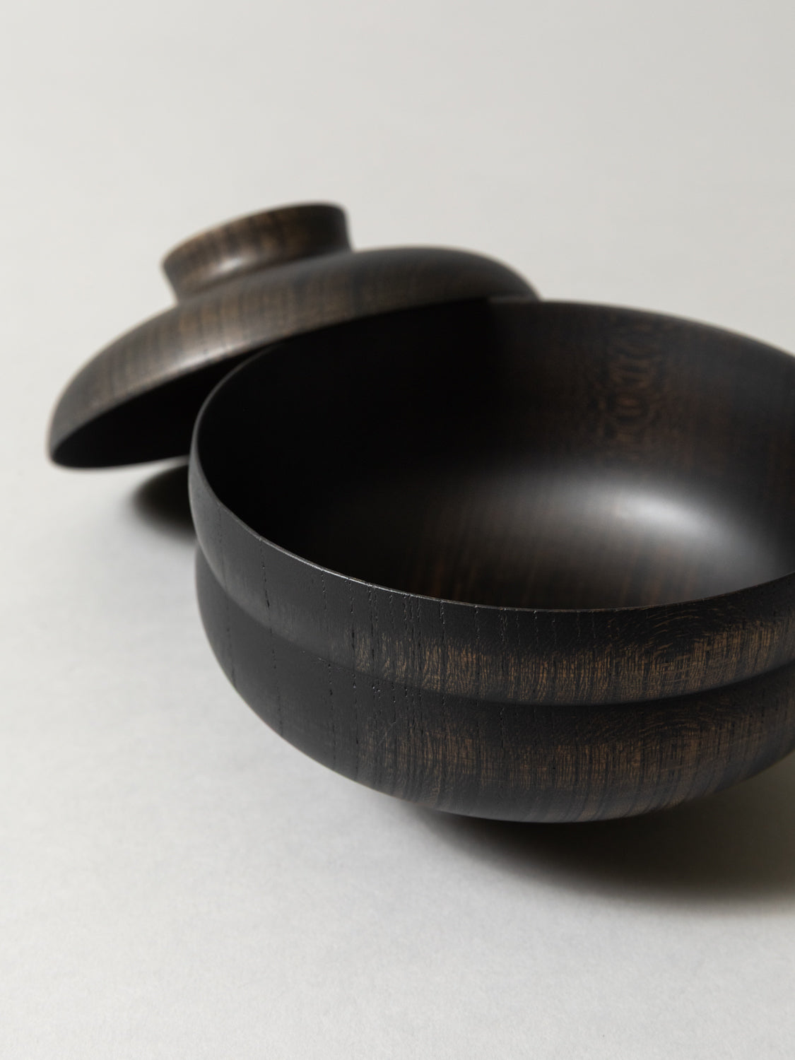 Tsumugi Wooden Bowl with Lid - Gunbai (Black) - Image 5