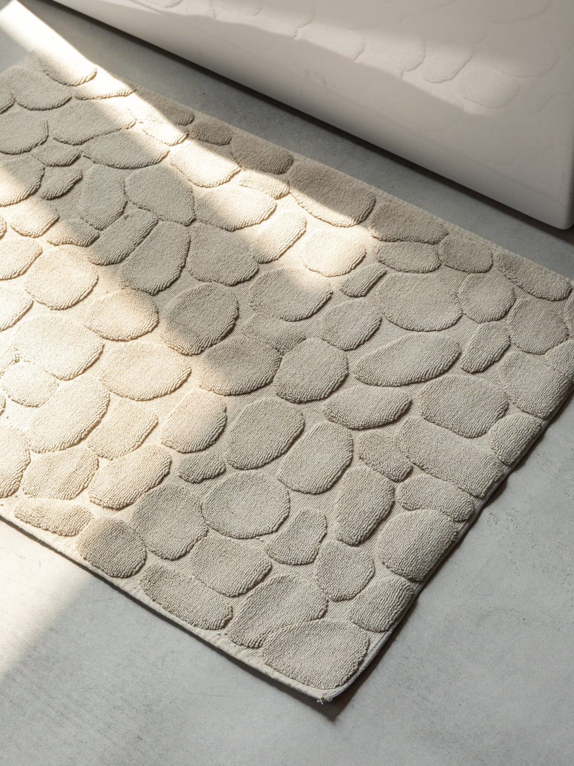Ishikoro Pebble Bath Mat - Image 4