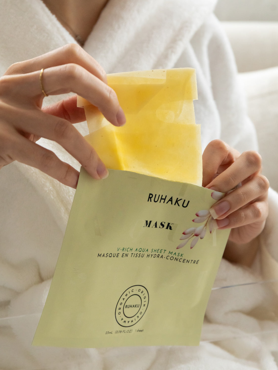 Gettou V-Rich Aqua Sheet Mask - 1 Sheet - Image 3